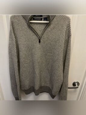 Davis & Squire; Men's Gray Half-Zip Sweater 
100% Cashmere